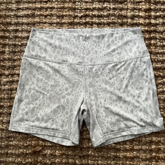 Lululemon Align High-Rise Short 6” Cheetah Camo Antique White Multi Size 16-EUC - Picture 3 of 7
